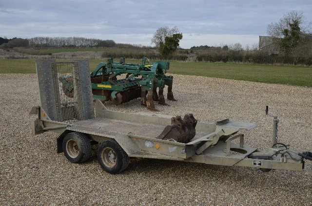 IFOR WILLIAMS PLANT TRAILER