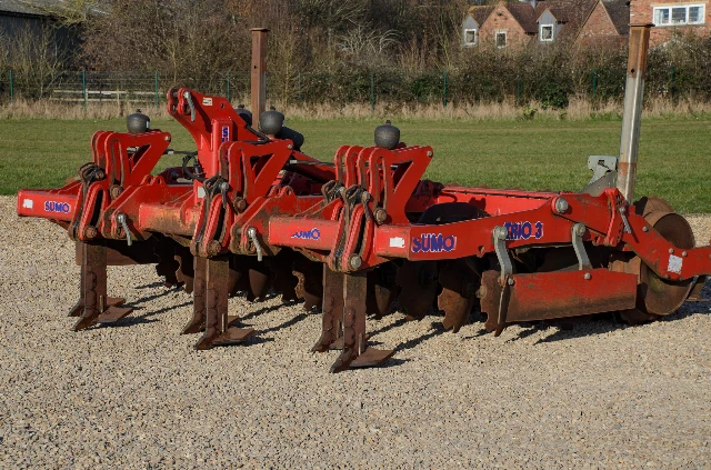 SUMO TRIO MOUNTED CULTIVATOR 3M