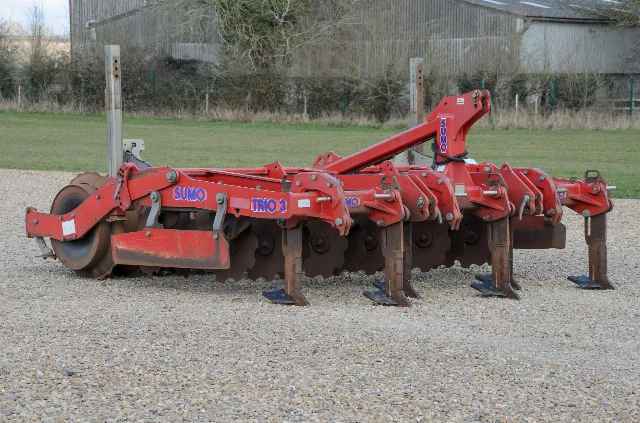 SUMO TRIO MOUNTED CULTIVATOR 3M