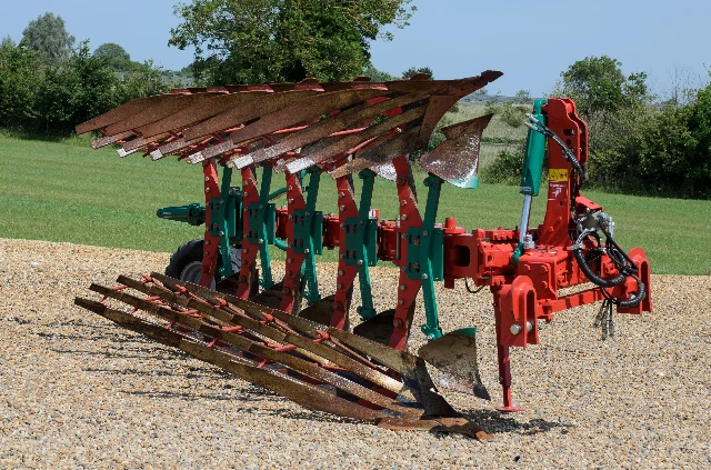 KVERNELAND LS100 SLATTED PLOUGH 5 FURROWS