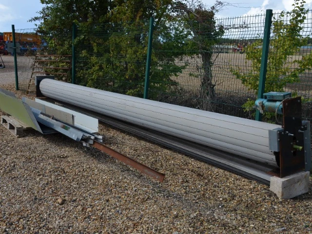 INSULATED ROLLER SHUTTER