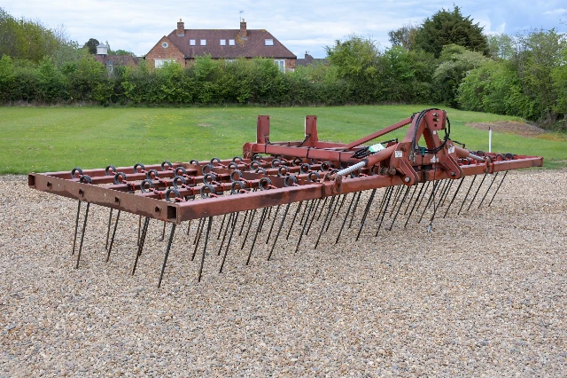 WEAVING STUBBLE RAKE 6M