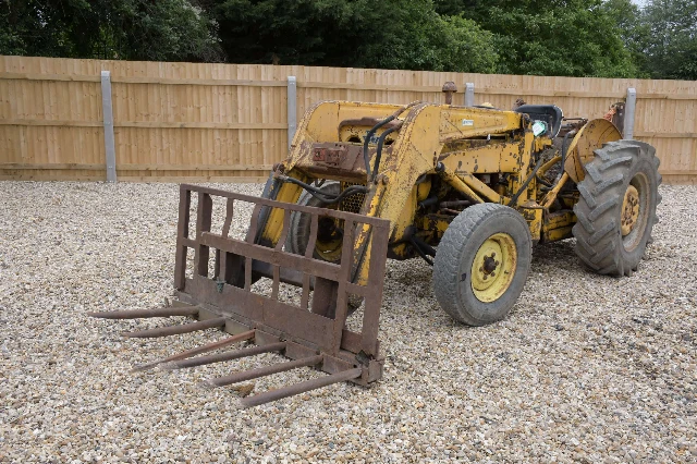 DOWDESWELL DP140 EXTRA FURROW BEAM