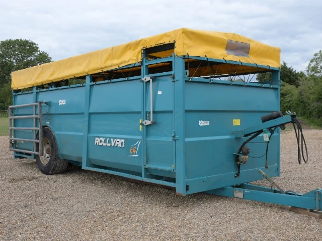 ROLLAND STOCK TRAILER 22 FT