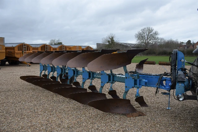 LEMKEN JUWEL 8 OF PLOUGH 7-FURROWS