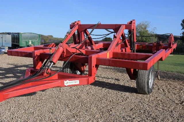 OTHER TRAILED 2-LEG MOLEPLOUGH 3.9M