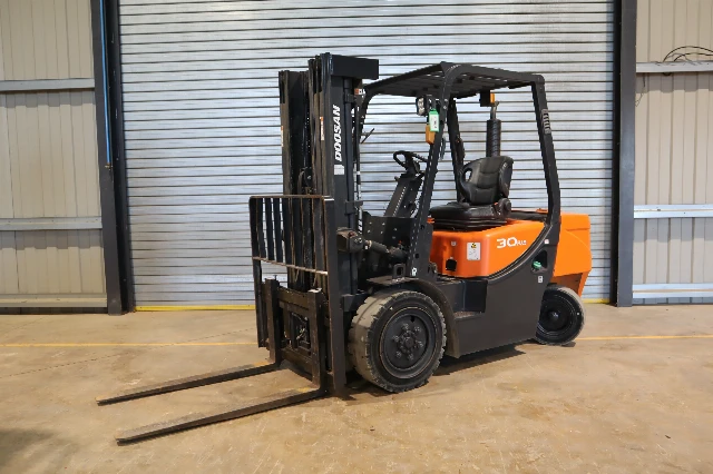 DOOSAN D30GP FORK TRUCK