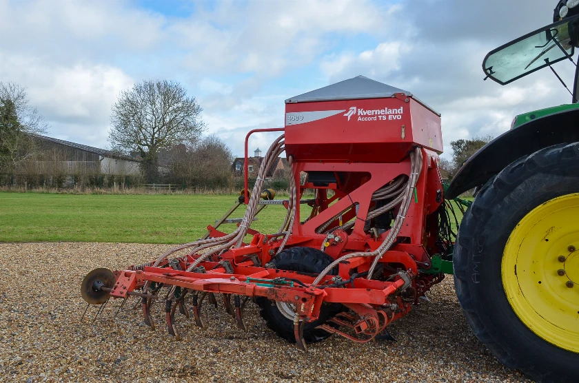 KVERNELAND EVO TINE DRILL 4M