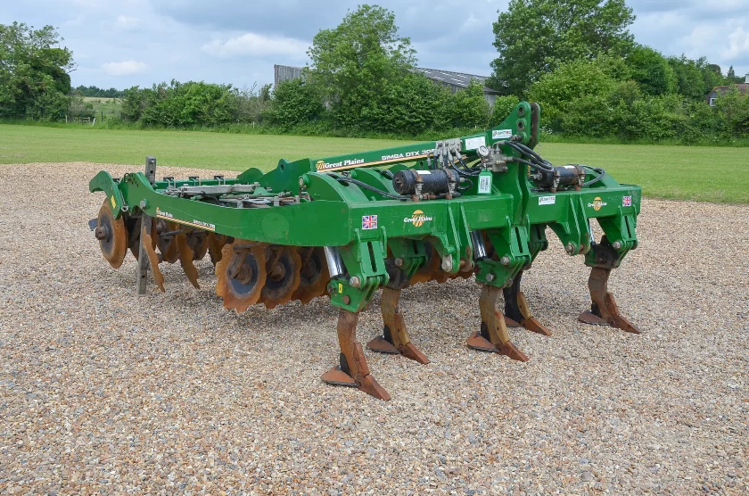 GREAT PLAINS DTX 300 CULTIVATOR 3M