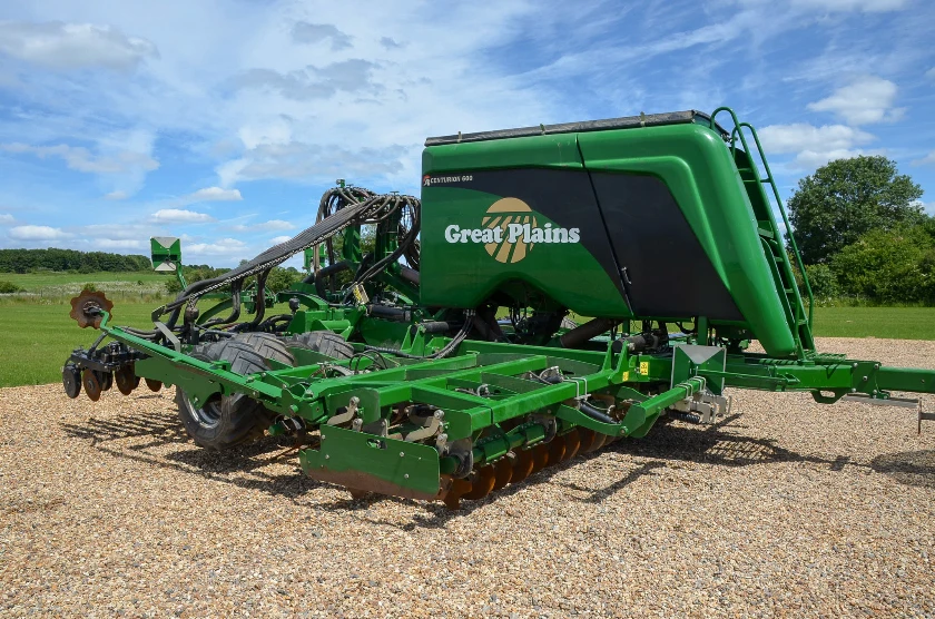 GREAT PLAINS CENTURION CULTIVATION DRILL 6M