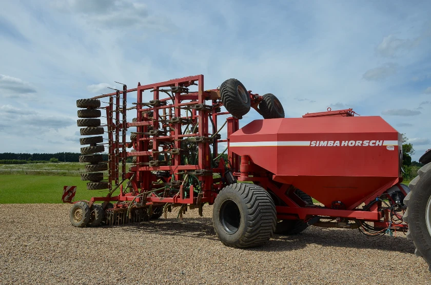 HORSCH CO8 TINE DRILL 8M