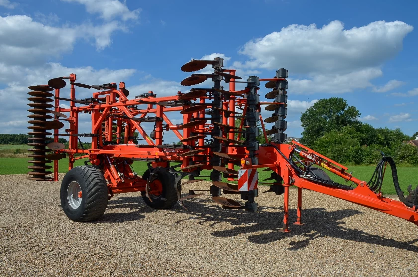 KUHN PERFORMER 5000 CULTIVATOR 5M