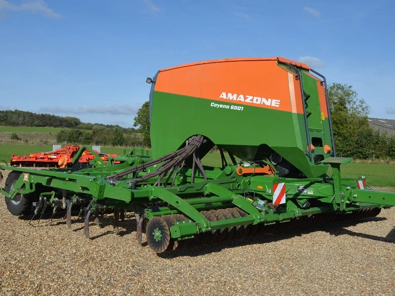 AMAZONE CAYENA 6001 TINE DRILL 6M