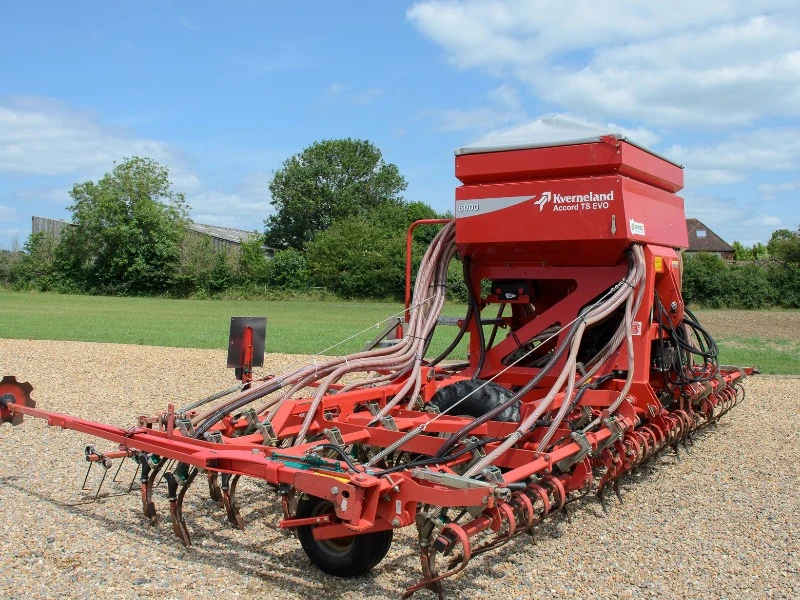 KVERNELAND EVO TS 6000 TINE DRILL 6M