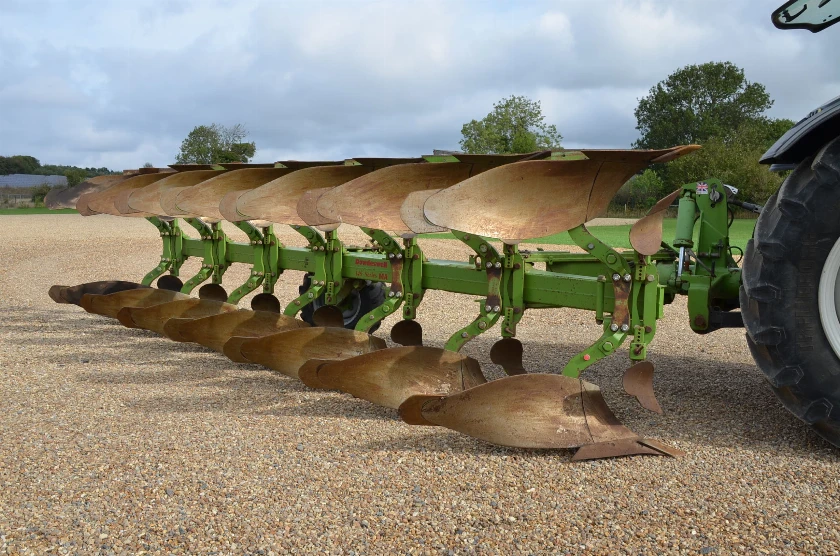 DOWDESWELL DP145 MA PLOUGH 7-FURROWS