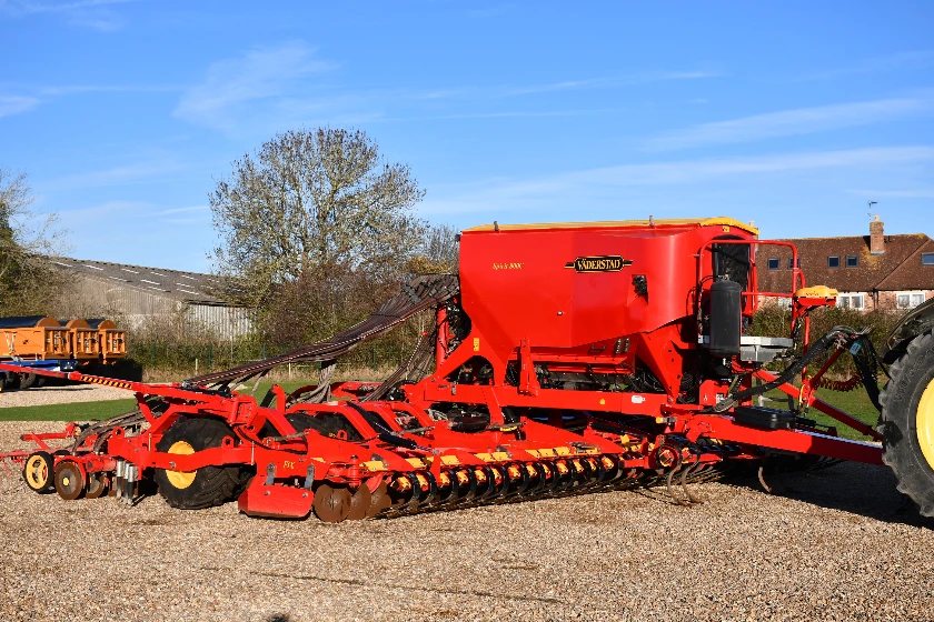 VADERSTAD SPIRIT 900C CULTIVATION DRILL 9M