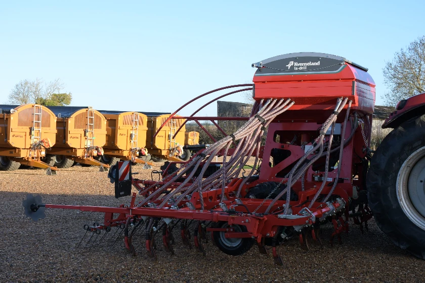 KVERNELAND TS TINE DRILL 6M