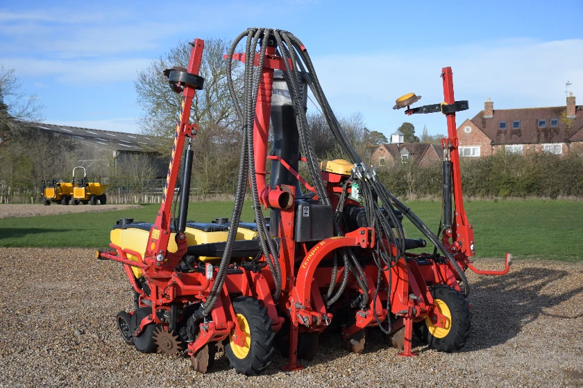 VADERSTAD TEMPO TPR6 BEET DRILL 6-ROW